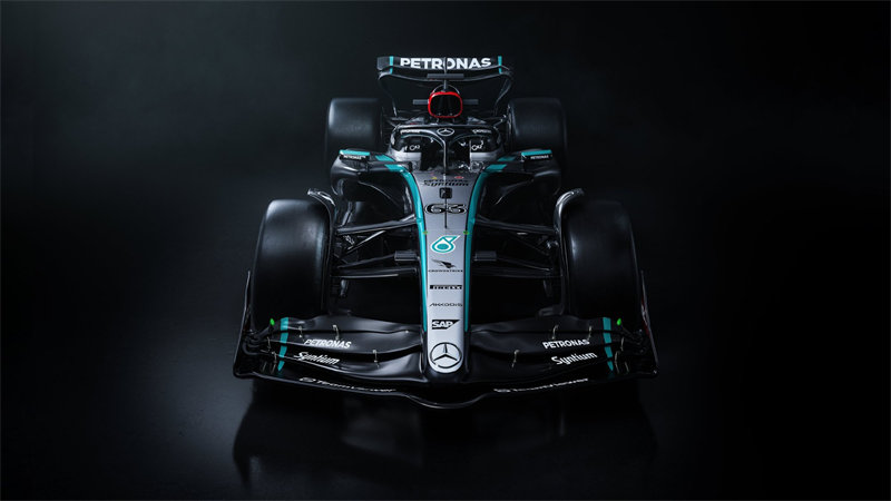 梅赛德斯F1车队2024赛季新款赛车W15。